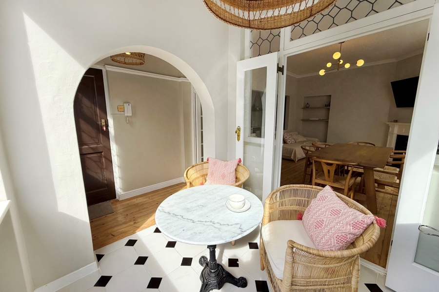 To Let 2 Bedroom Property for Rent in Sea Point Western Cape